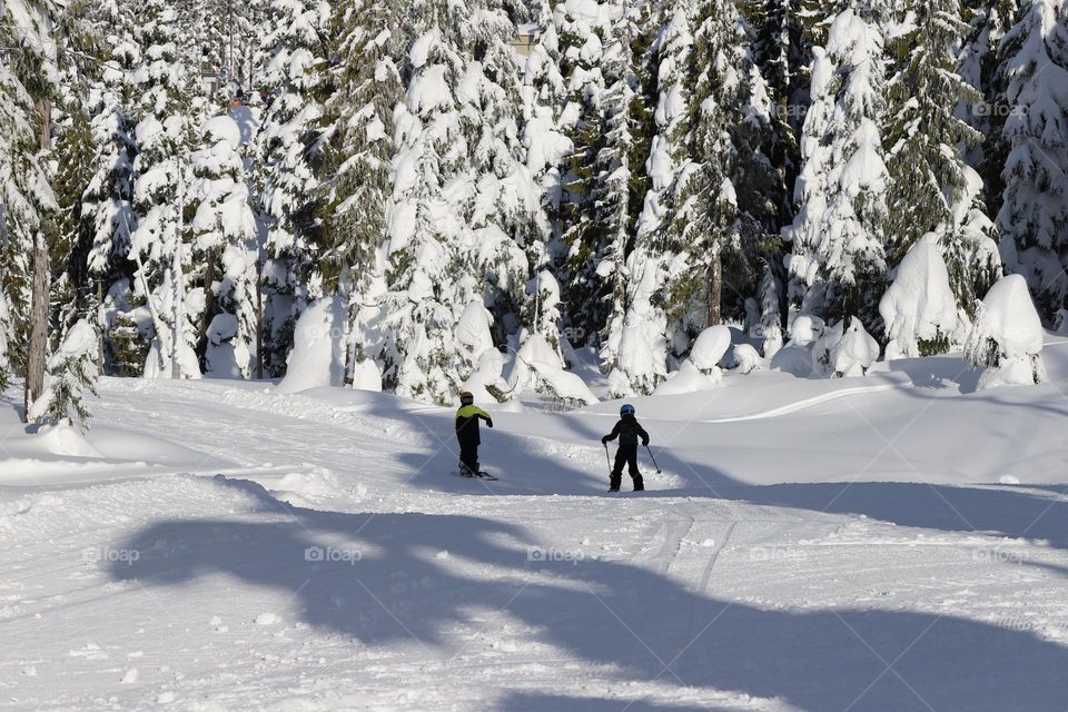 Kids skiing 