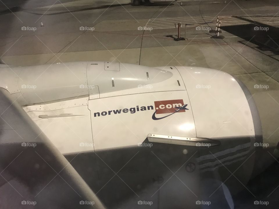 The engine of a Norwegian 737-800 (Boeing 738) parked at a gate at Flesland AirPort in Bergen, Norway. (IACO: ENBR)