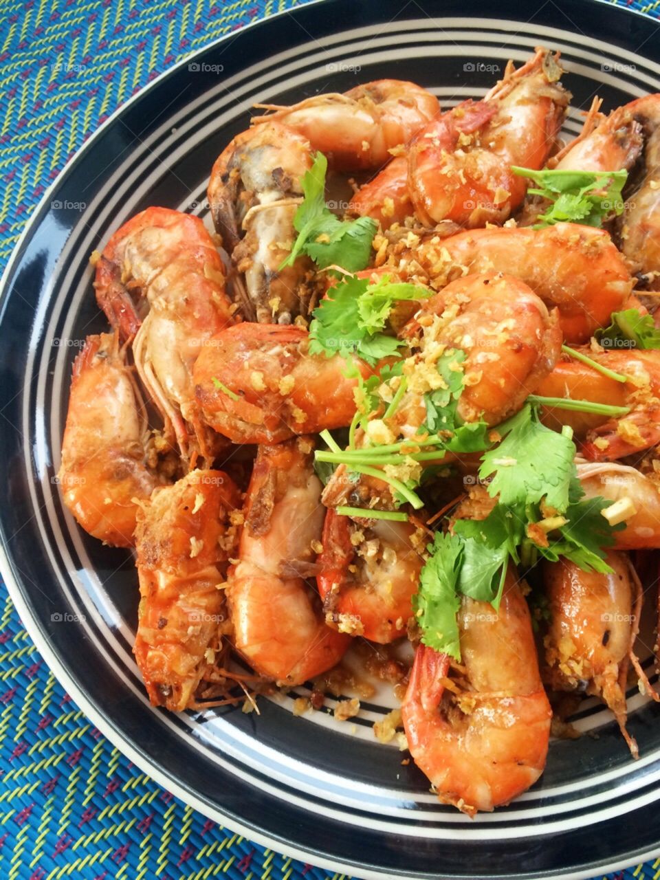 Stir-fried shrimp with Garlic. The tradional Thai food.