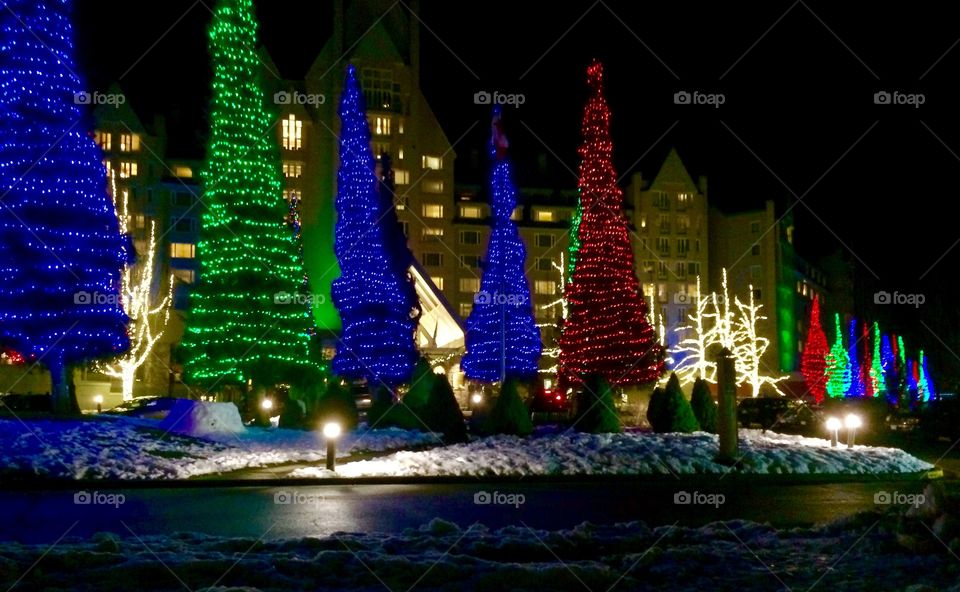 Holiday decorations are in full swing in Whistler Village. Wandering around at night is such a festive spectacle, full of Christmas lights and warm, enchanting glows.