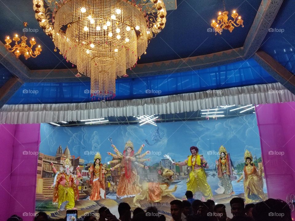 πππππππMother is heavy on your devotees.
The lion rides on the demon crew.
Stronger than a hundred lions, he has eight arms,
You challenge the wicked.
O mother Durga, we all have to do your aarti.πππππππ
πLord Durgaπ