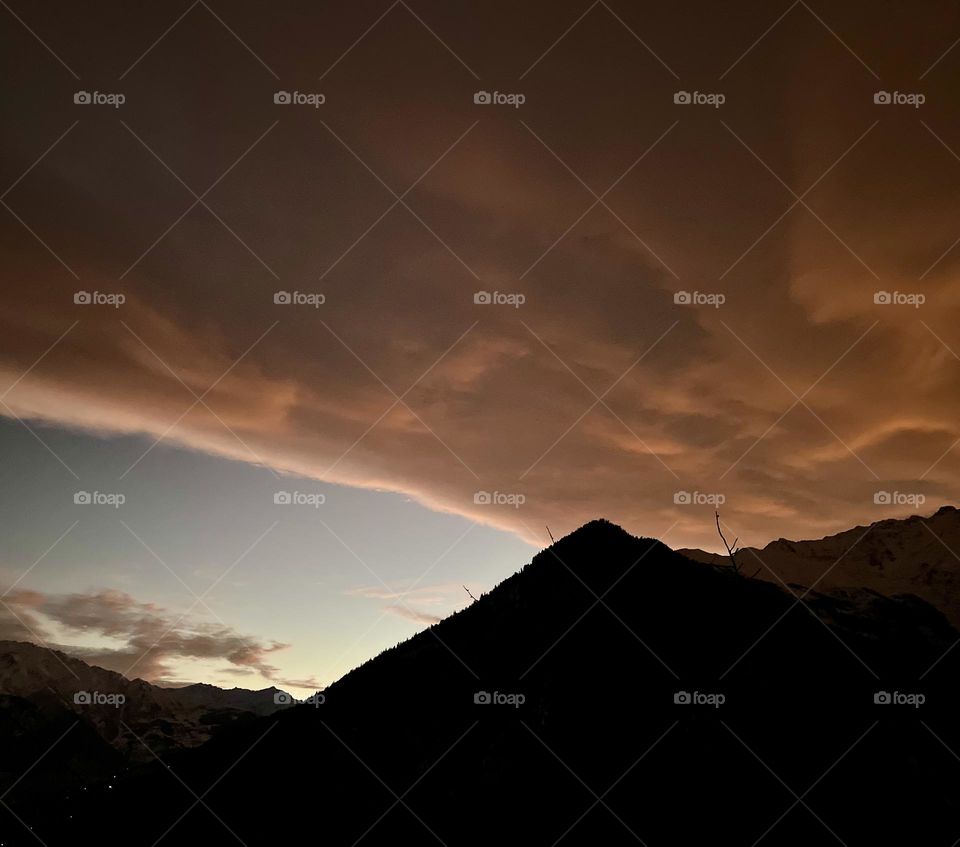 Evening hues on Himalayan sky