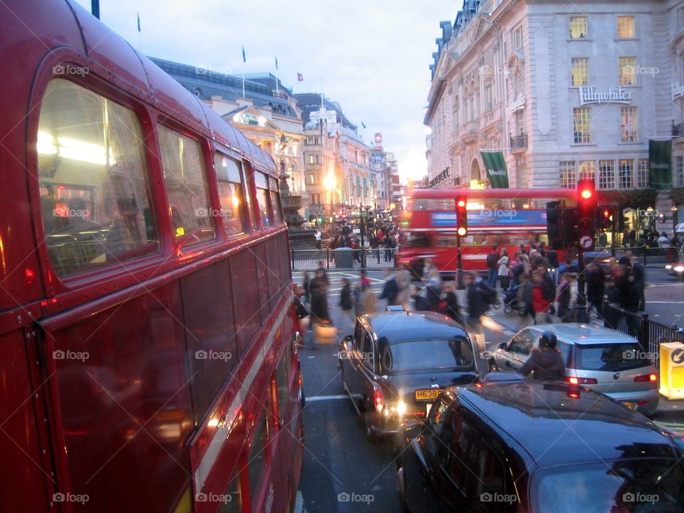 Piccadilly Rush Hour. London's Piccadilly Circus at rush hour