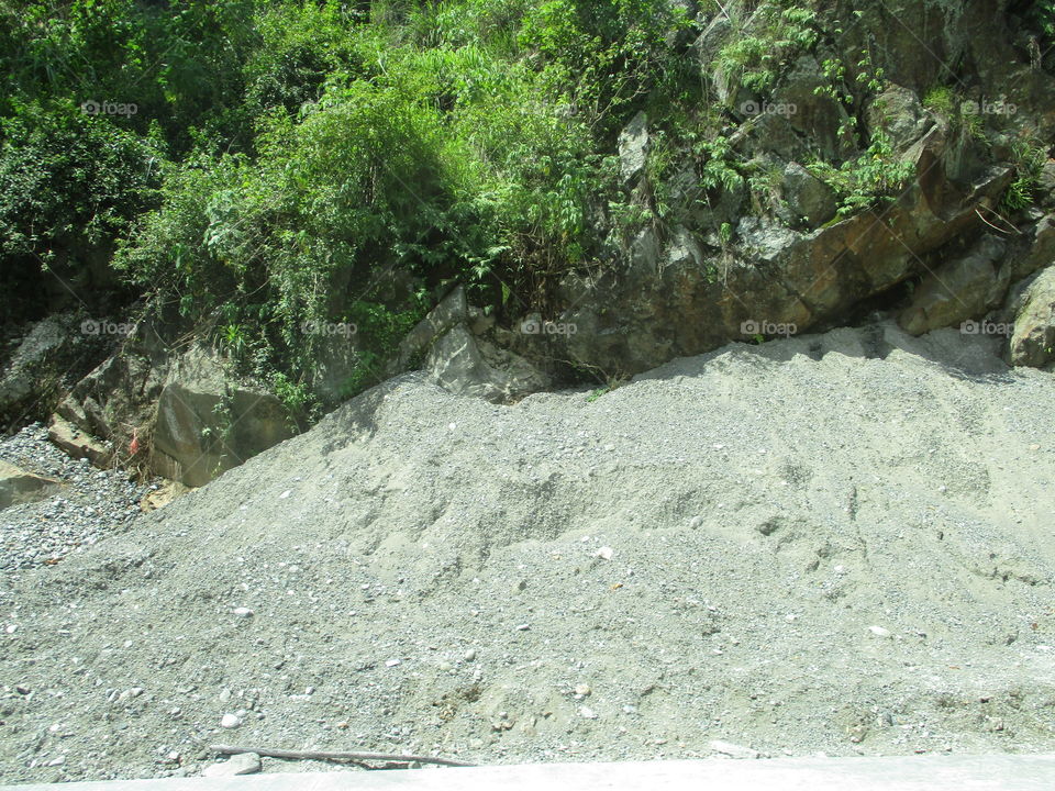 sand on side mountain