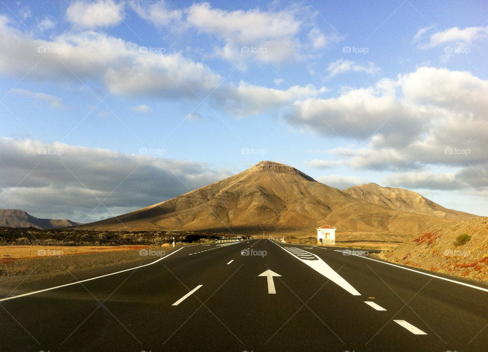 Road to the mountains 