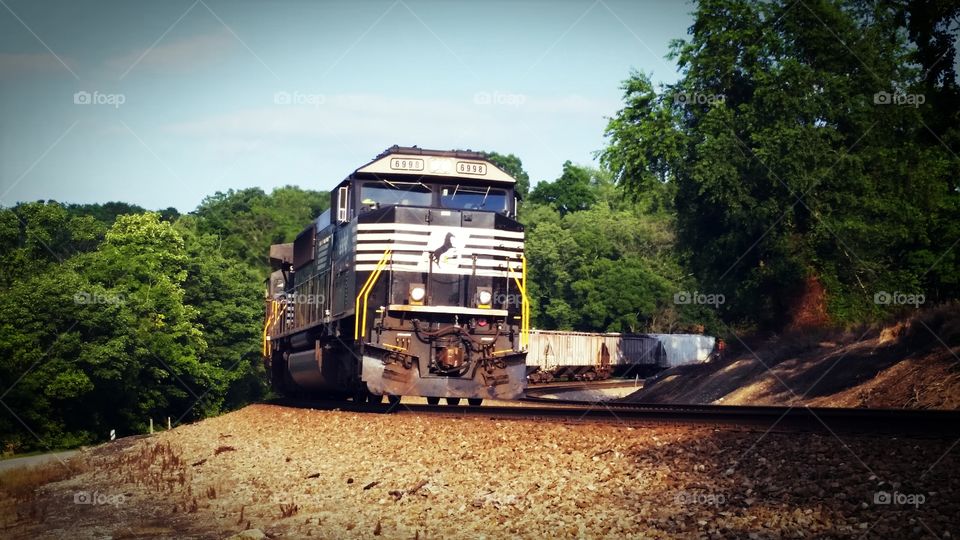 Norfolk Southern coming around the bend