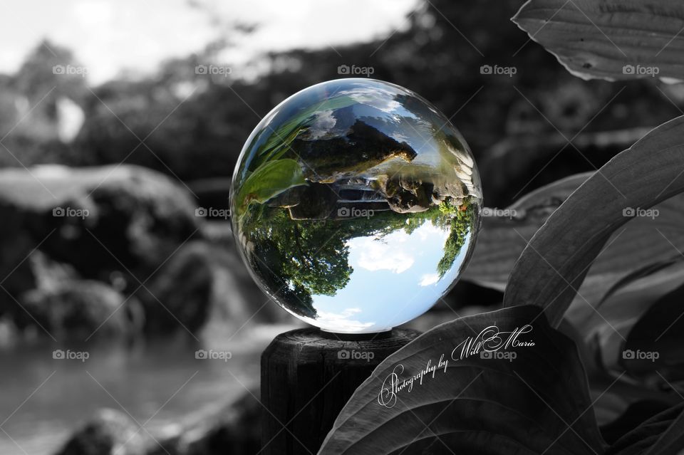 Lensball