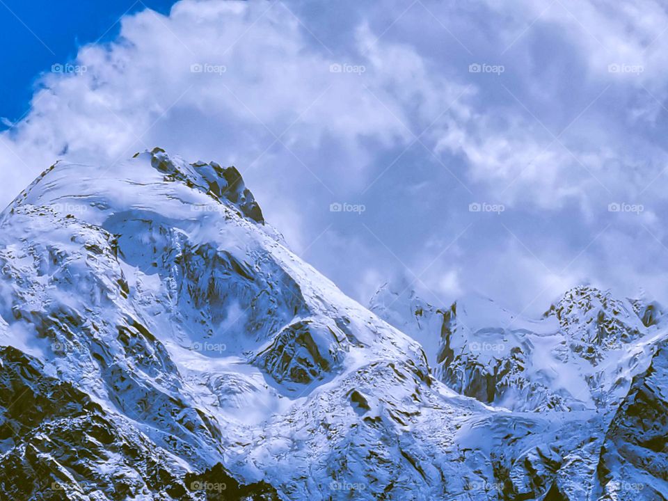 Winning winter on snowy Himalayan mountain 