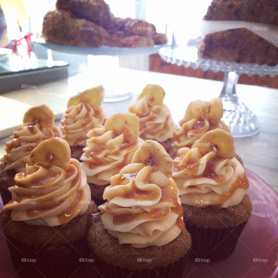 Banana Caramel Cupcakes 