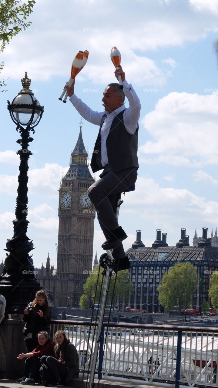 Street Performer 