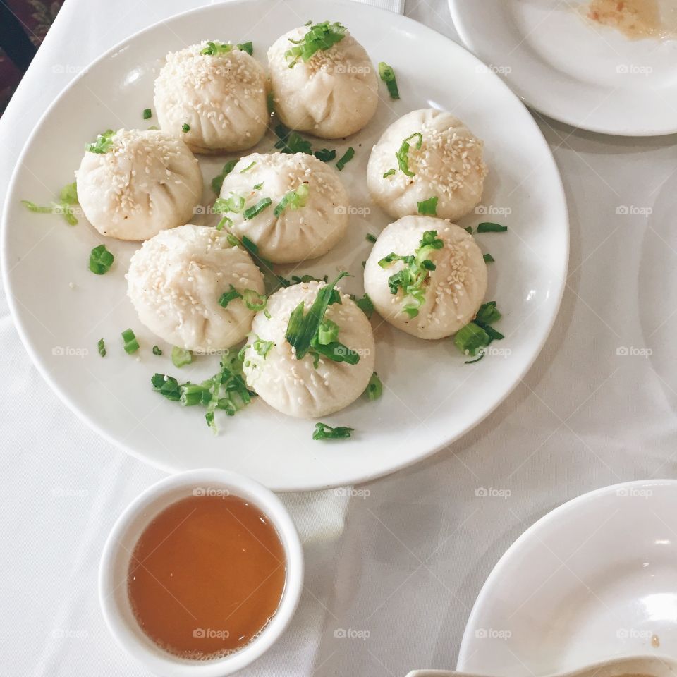 Shanghainese pan fried buns with chicken 