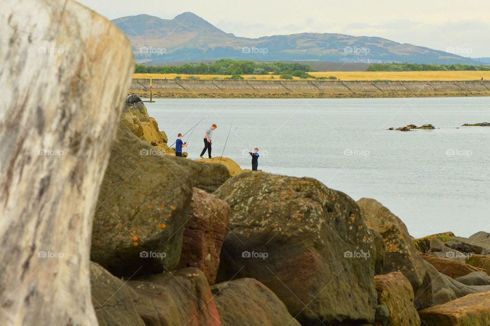 Kids Fishing 