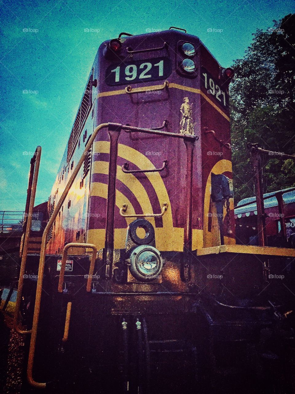 Push forward.. Engine up close.