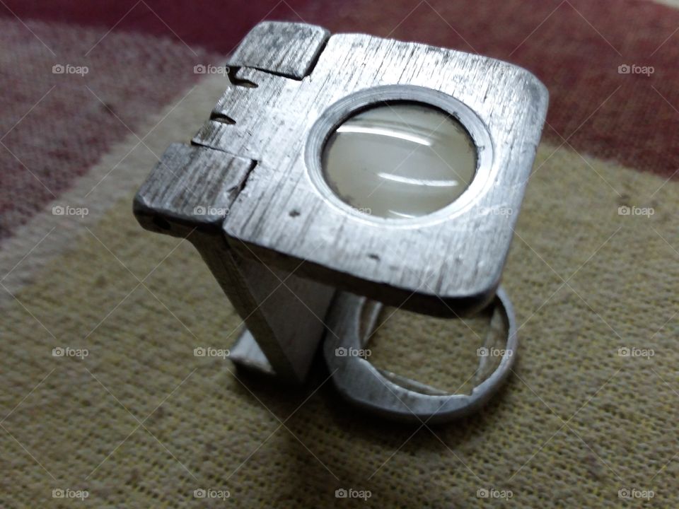 Jewellary loop for tiny design check on diamond