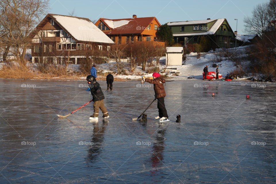 Children on ice. 