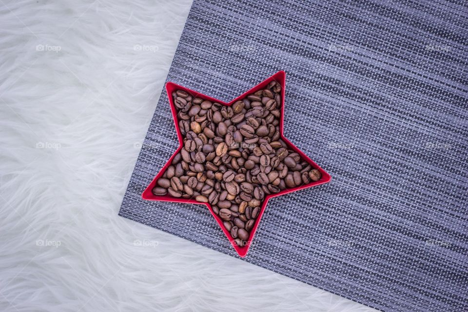 Coffee beans in a red star, faux fur