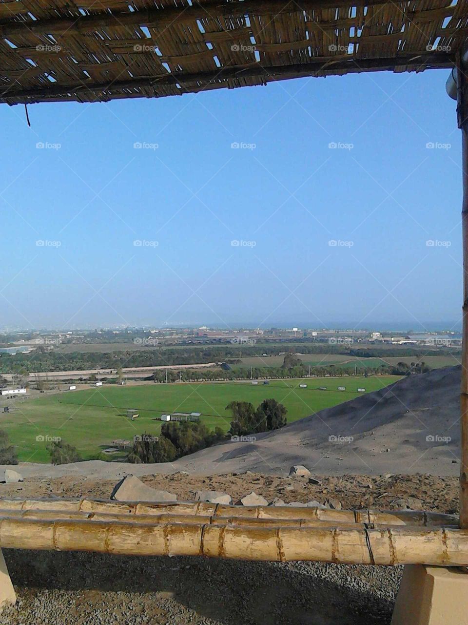 exelente vistas de las Ruinas de pachacamac y parte de su ciudad