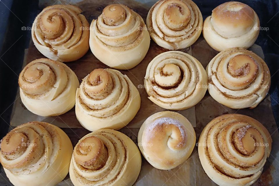 rolls with cinnamon