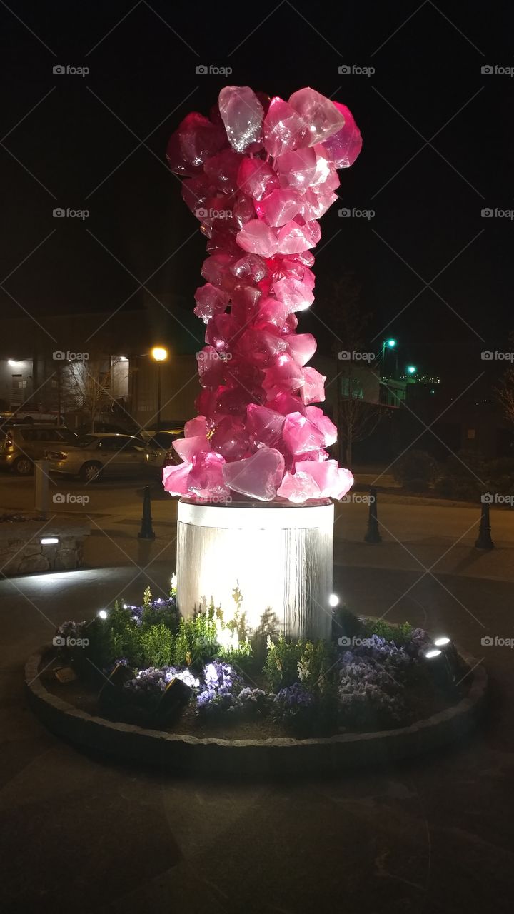 Another beautiful shot of the art piece I discovered downtown.... Beautiful and look at the flowers.... IT'S SPRINGTIME YAY!