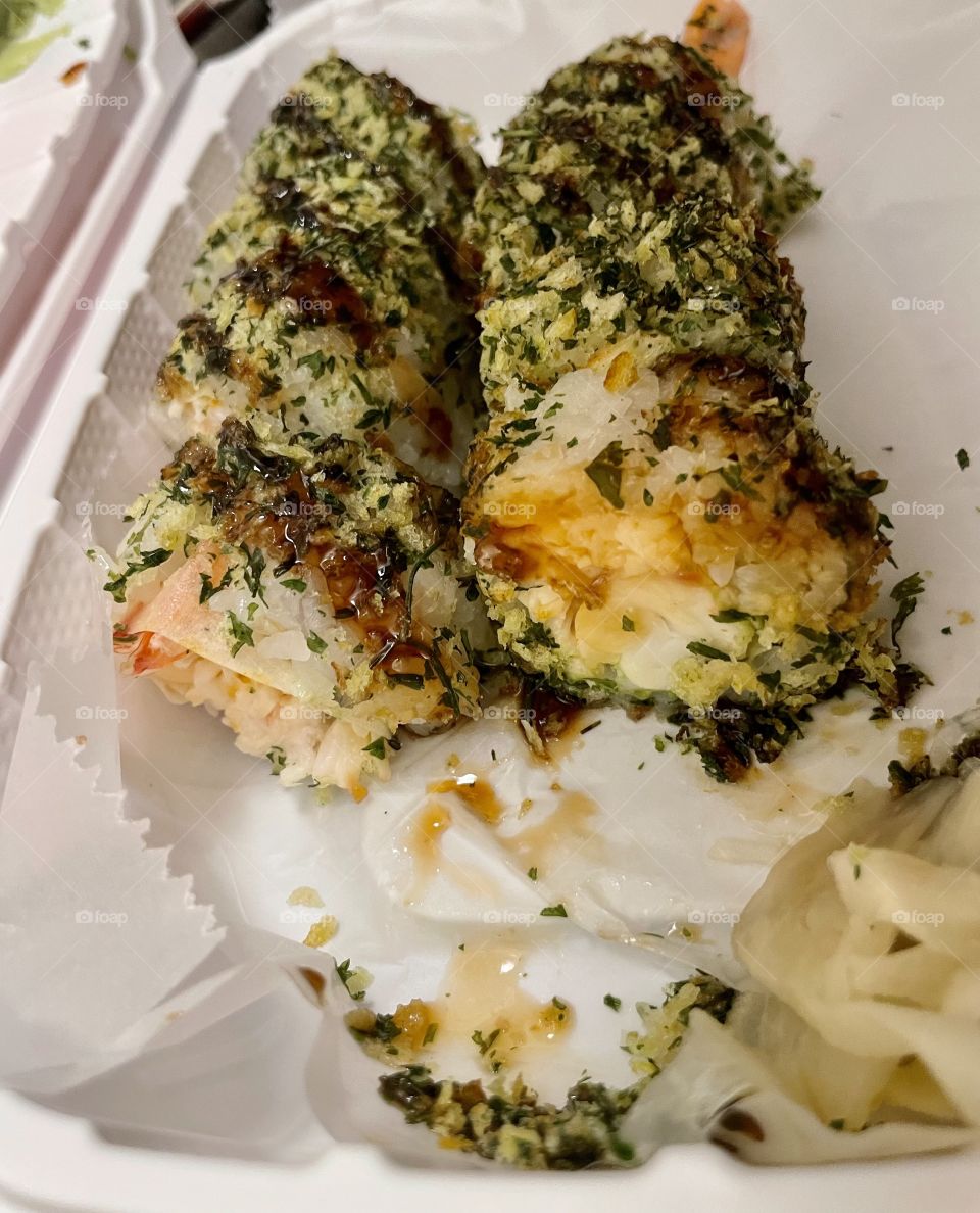 Crunchy shrimp sushi 