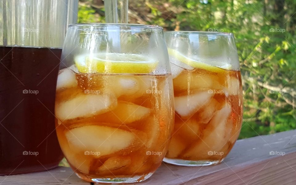 Two glasses of ice tea