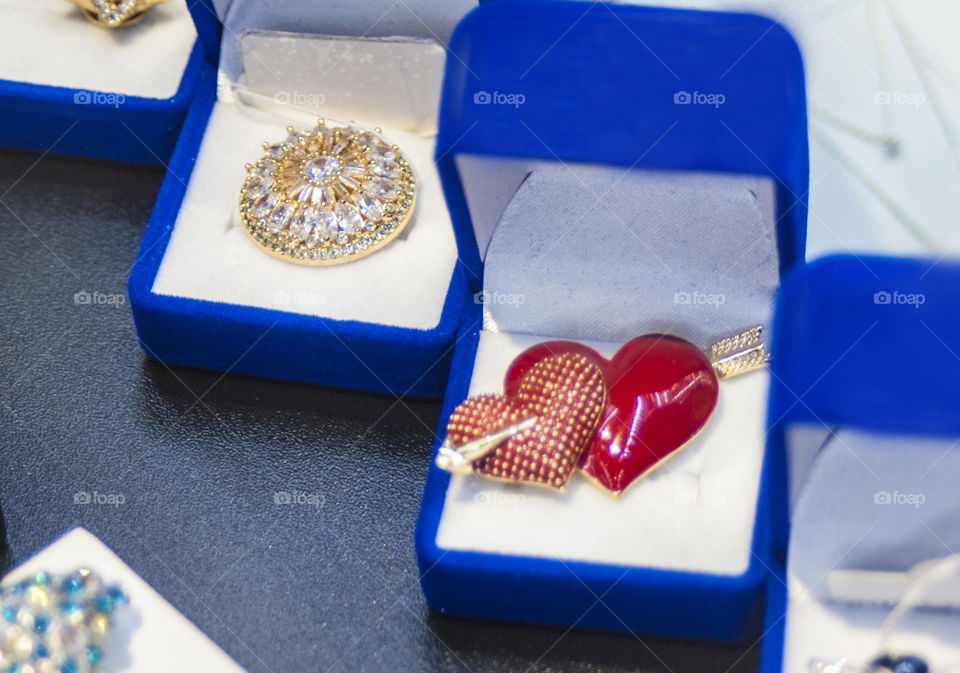 brooch heart lies in a box