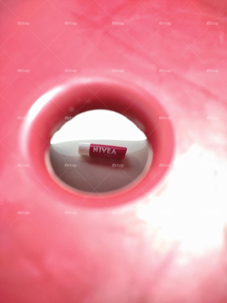 vision through circular hole