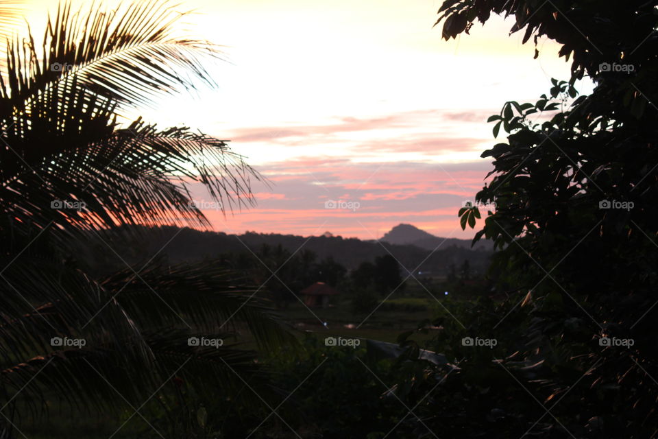 The atmosphere of the afternoon towards the evening the clouds look so beautiful covering the sun that will sink and there is no sign of rain unlike the previous days