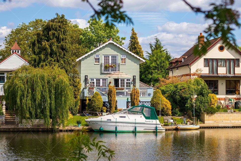Boat in the Thames River.