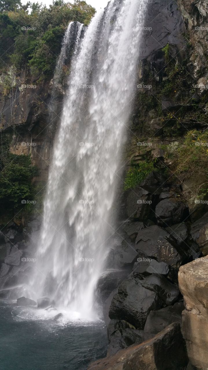 Water in motion, waterfalls