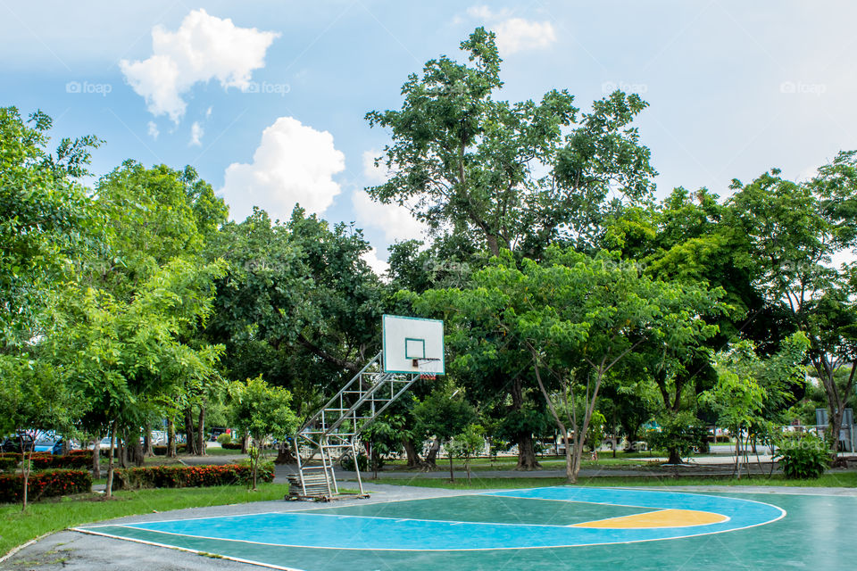 Outdoor basketball court floor polishing smooth and painted well protection in the park