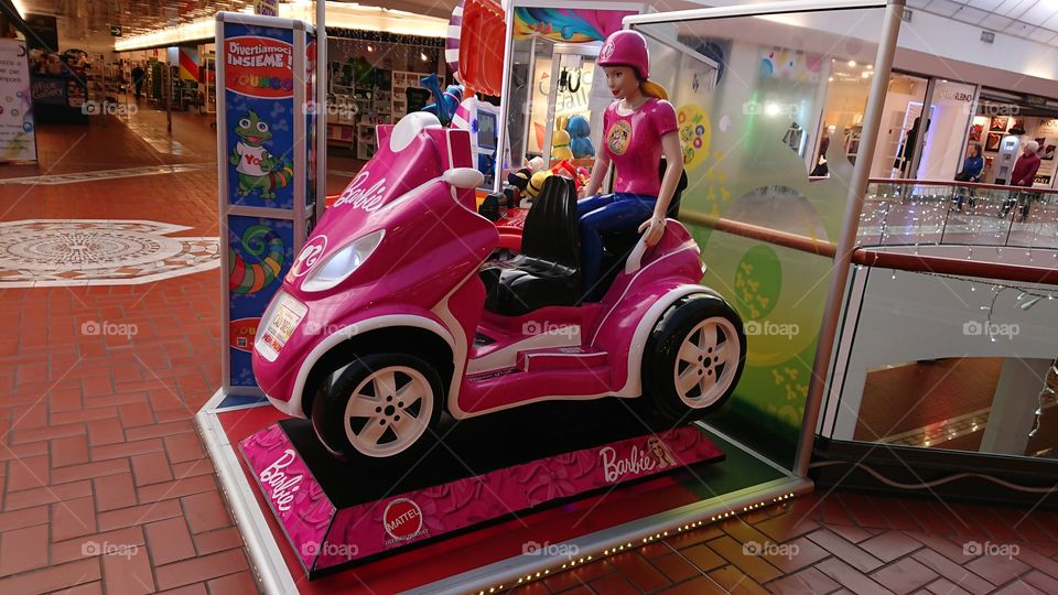Barbie carousel for children in the mall, version  full
