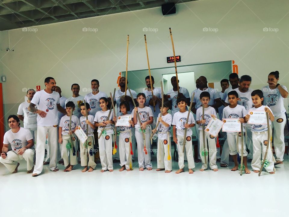 Todos os capoeiristas que trocaram a cor da corda com o Mestre Peixinho e demais professores!
🎓
#Capoeira
#Berimbau