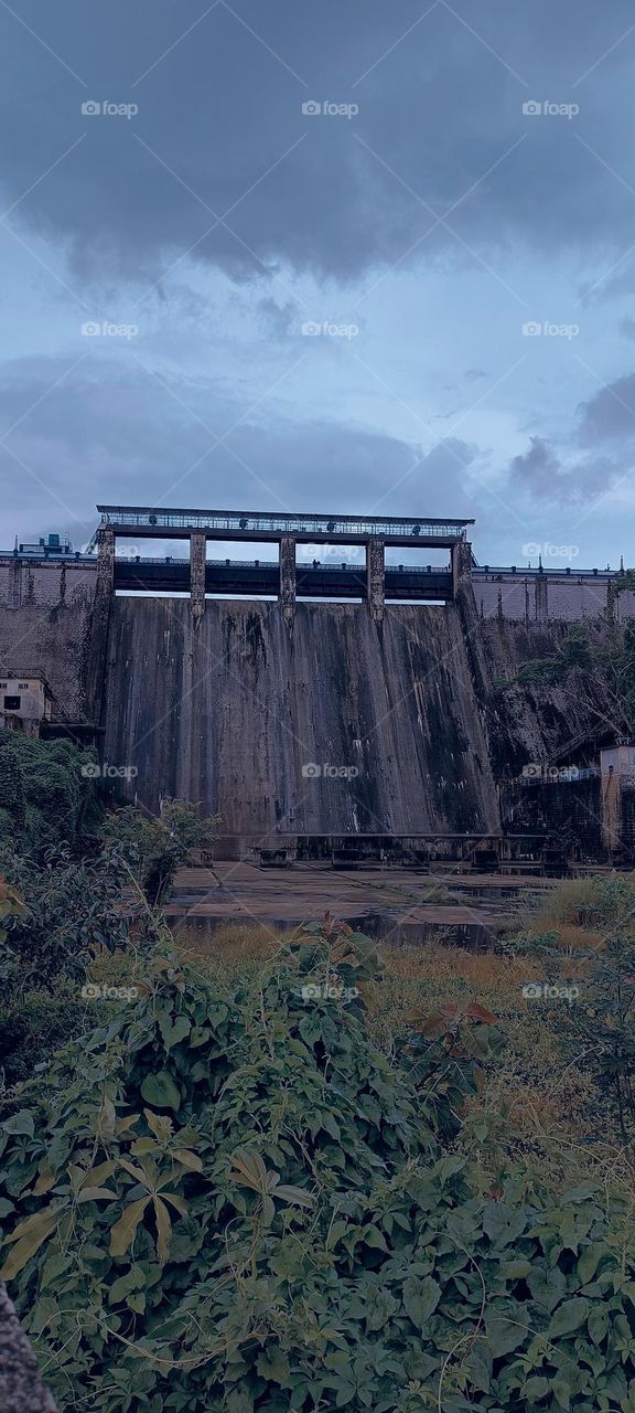 mobile uploads: rainy day at dam