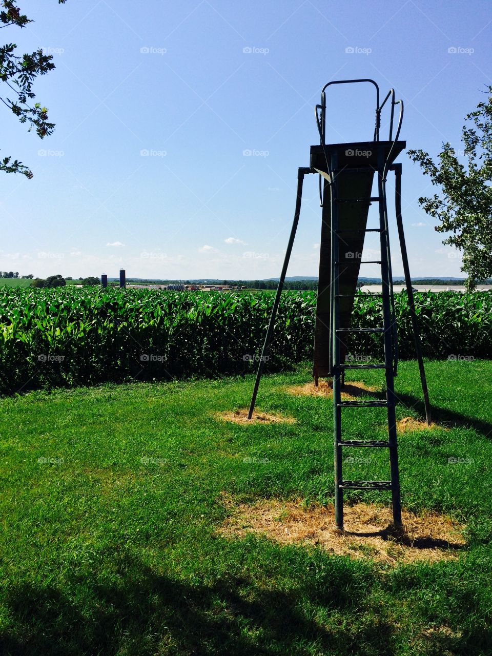 Slide set by the crop field 