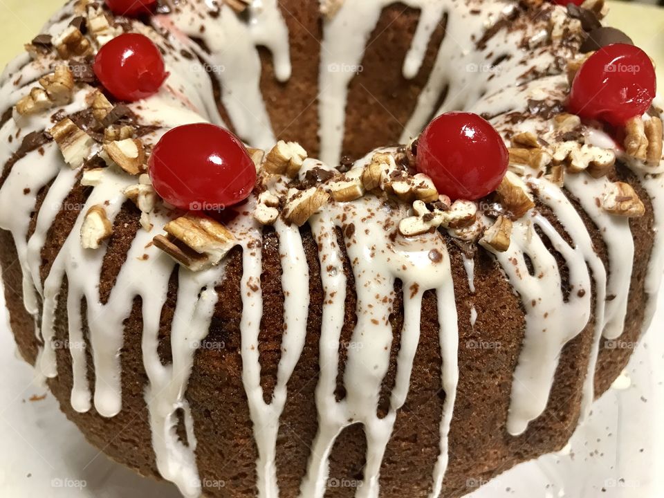 Bundt cake with nuts and cherries 