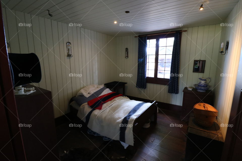 officer's sleep quarters at fort