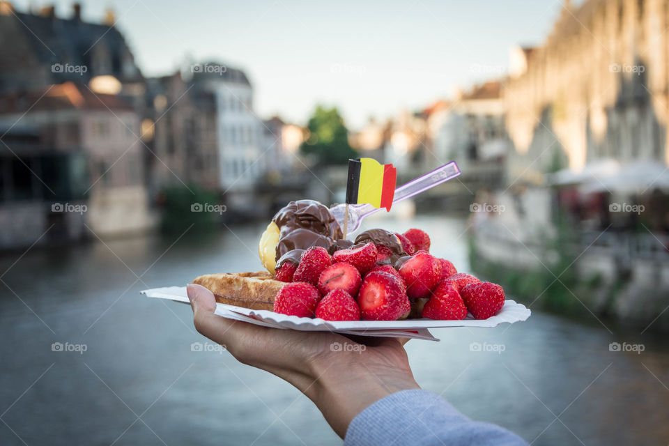 strawberry with waffle and chokolate