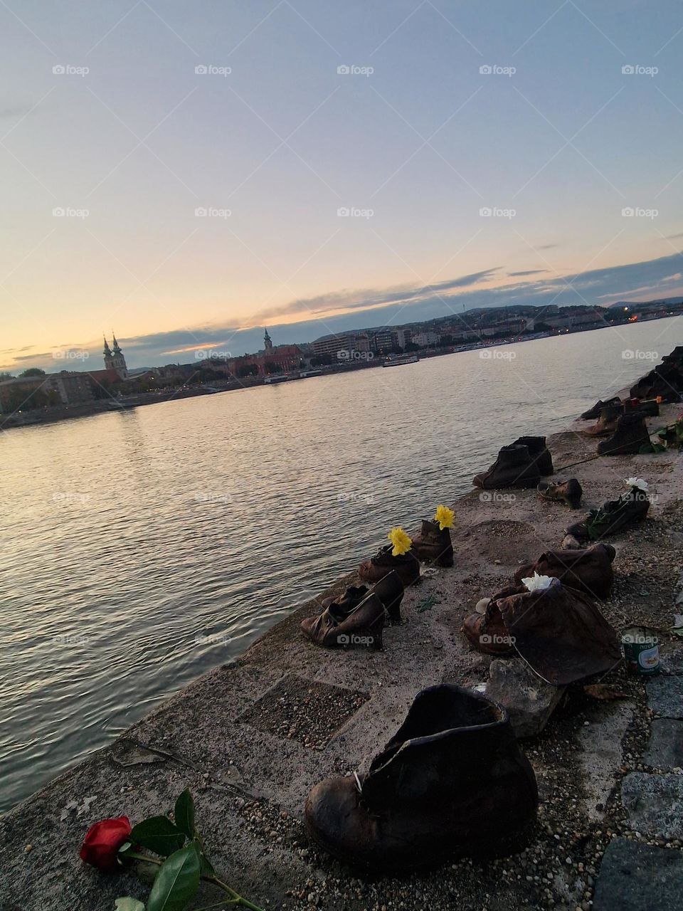 the shoes on the bank of the Danube