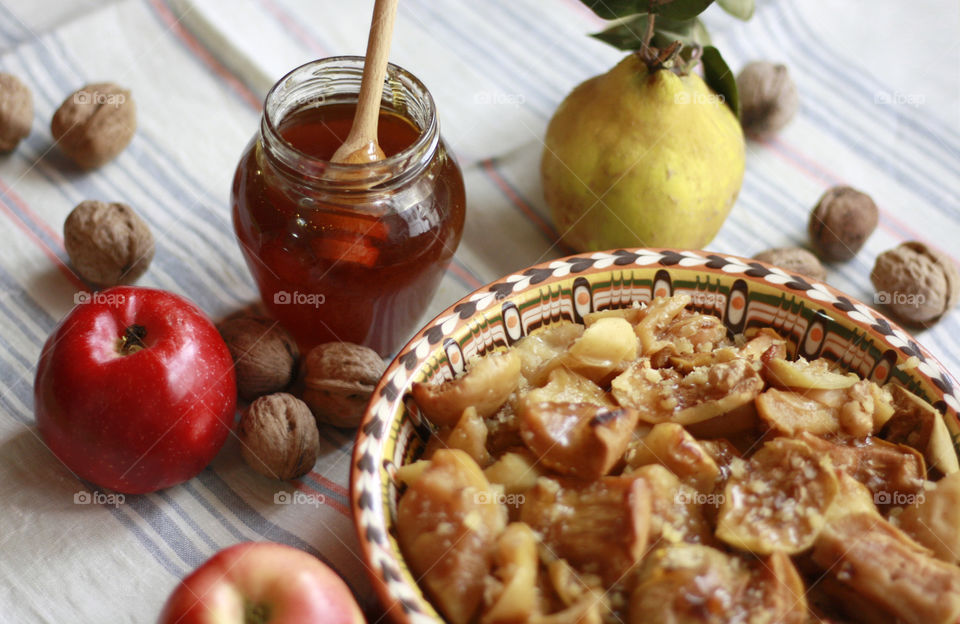 Baked apples and honey