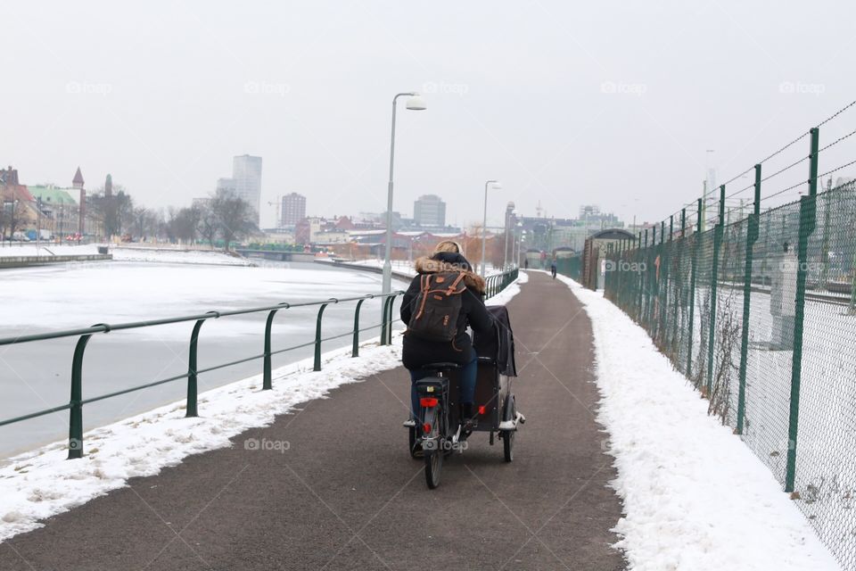 Bicycling in a winter city