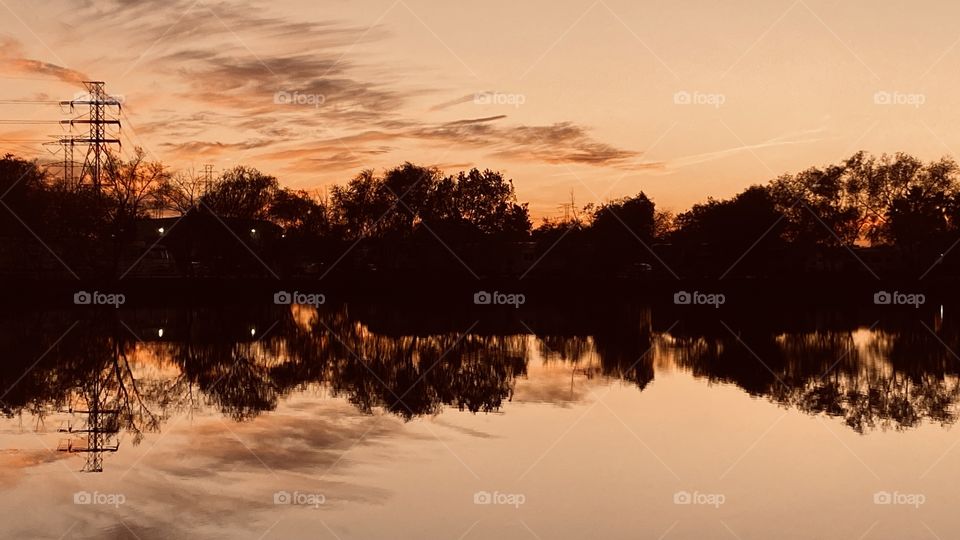 Evening is coming to close and the evening looks grim but high clouds dominate the sky when this happens some will be mixed with night. 
