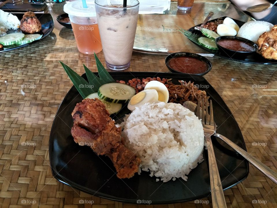 Nasi Lemak Ayam Goreng