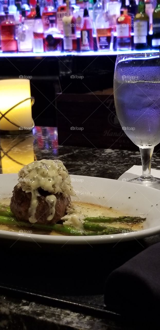 Perfect filet with lump crab and asparagus