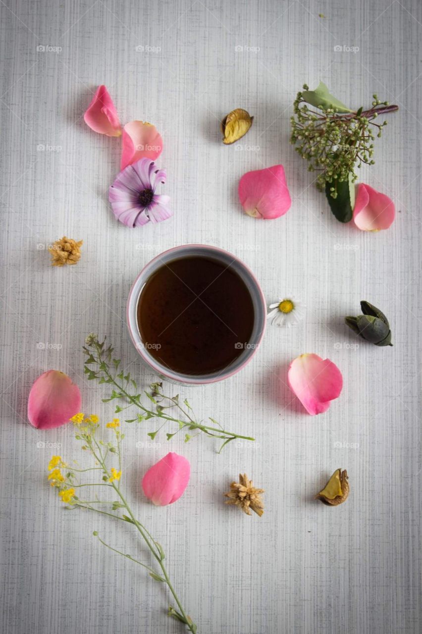 Tea and rose petals 