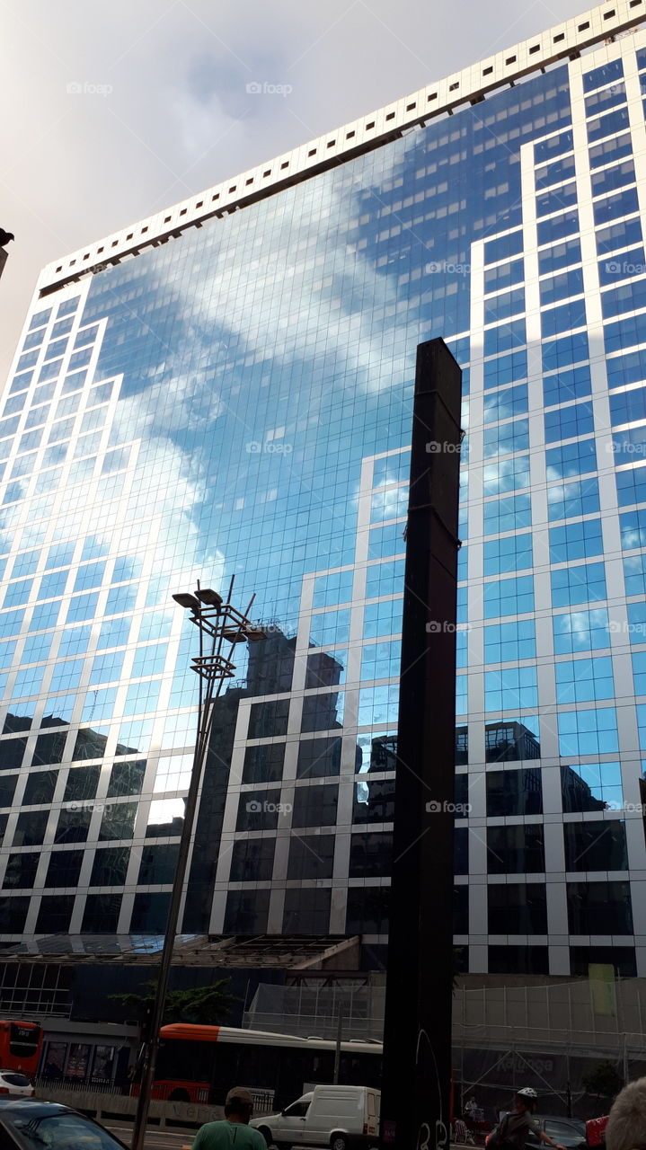 céu reflexo prédio paulista são paulo