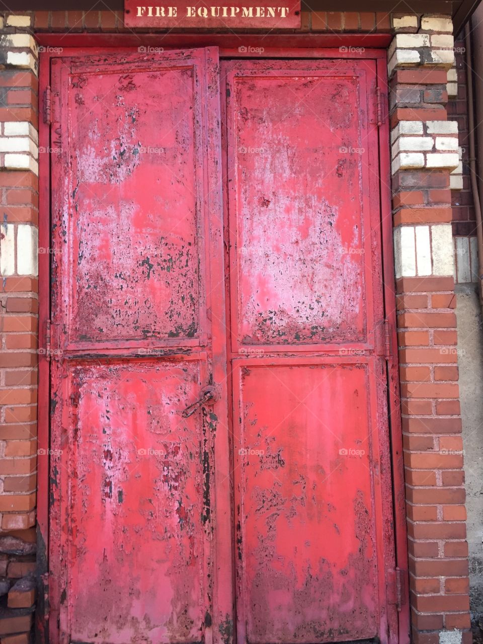 I see a red door....,