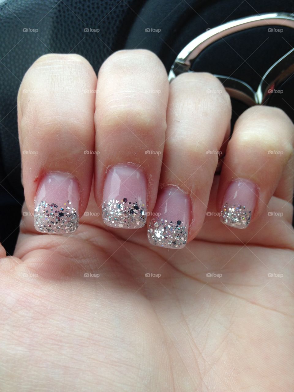 Glitter nails 
