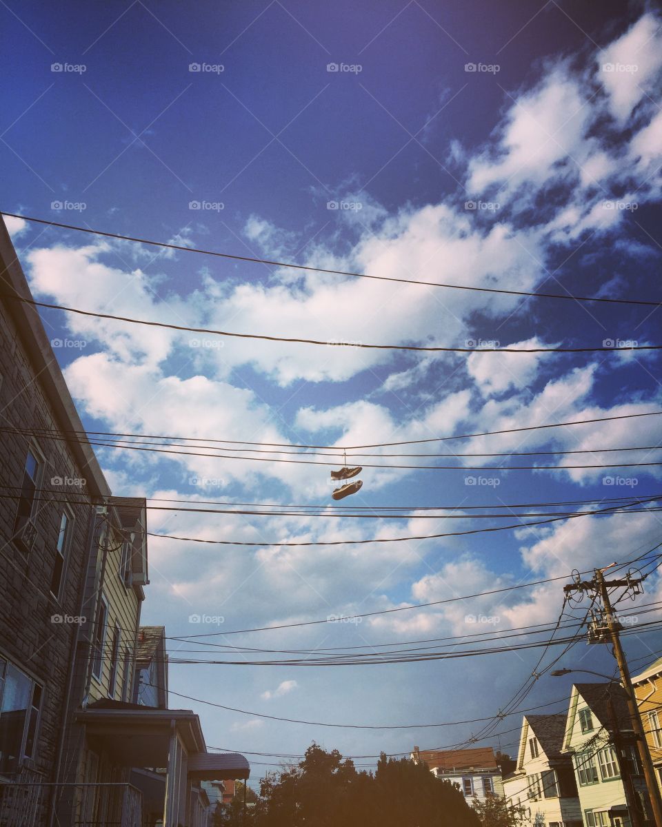 Shoes over the telephone line 