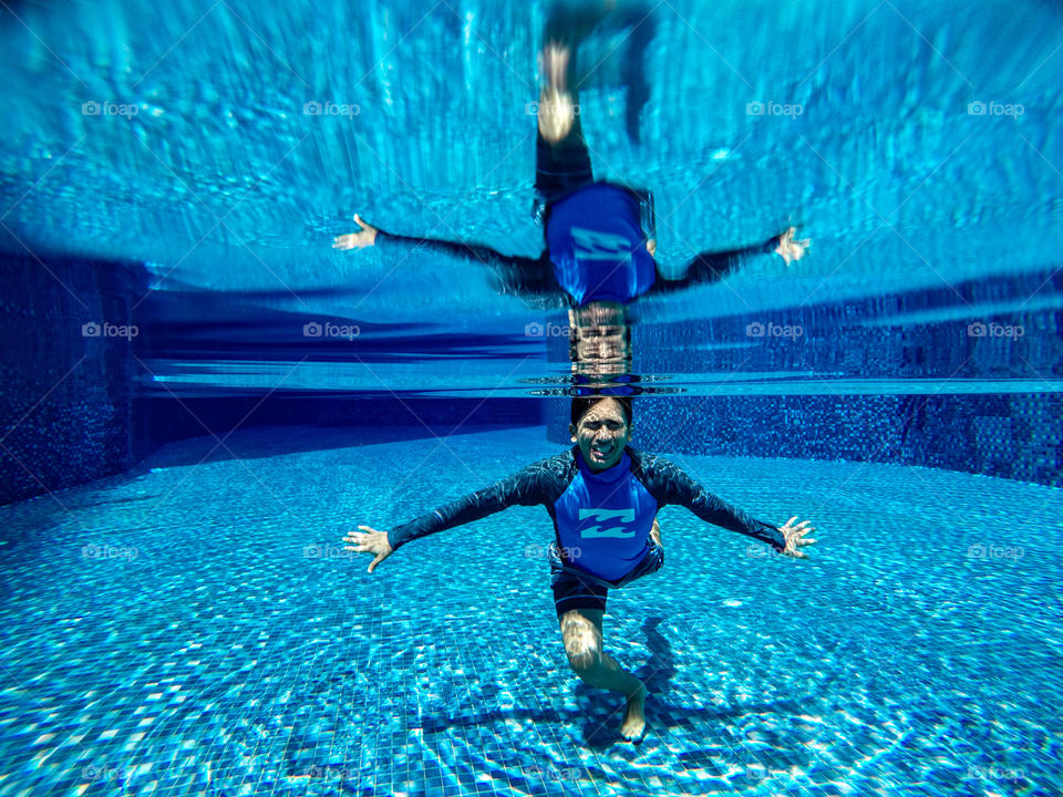 Summer is officially here! This is when I visited my friend in Singapore and stayed with his flat. It was a hot day and I noticed that the pool was empty! Photo time!